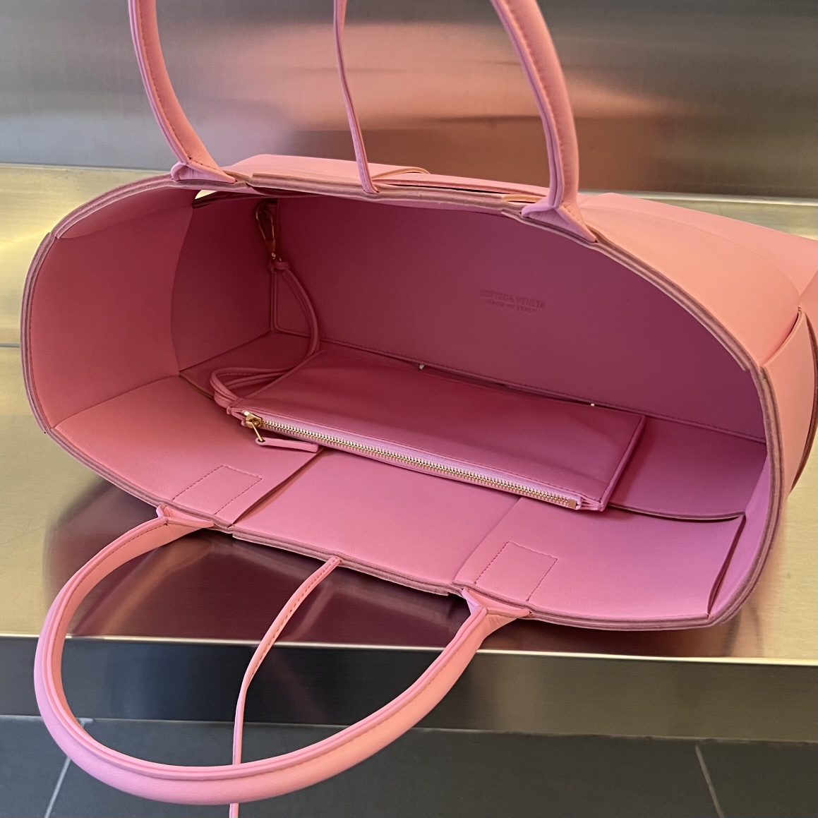 Medium Arco Intreccio Leather Tote Bag Pink